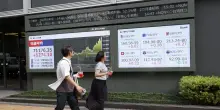Borsa: l'Asia sale dopo record Dow Jones, deboli Hong Kong e Sidney