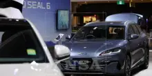 Cresce la fiducia nelle auto cinesi, tre giovani su quattro pronti all'acquisto