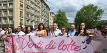 A Torino il Pride del ventennale, oltre 150mila sfilano per la citt&agrave;