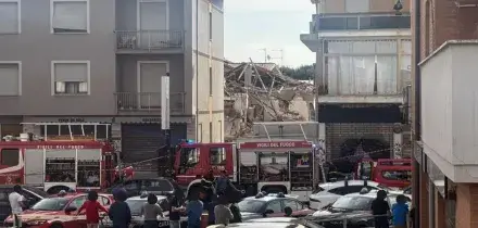 Palazzina crollata, si aggrava il bilancio: tre i morti e due feriti