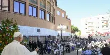 Il Papa, 'corruzione tracotante, sempre pi&ugrave; poveri e ingiustizie'