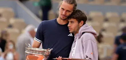 Cobolli sfiora l'impresa, ma Zverev trionfa al Roland Garros