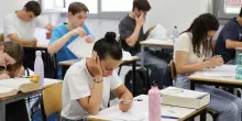 Maturit&agrave;: esami al via, prima prova scritta per 527.747