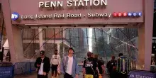 Almeno cinque persone accoltellate alla Penn Station di New York