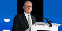 Starmer sfida le Big Tech, 'stop allo scambio di foto hard tra i minori'