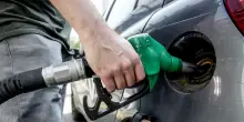 Mimit, prezzi carburanti in lieve calo, benzina self a 1,890 euro al litro