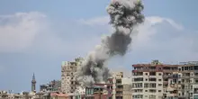 Media, 'almeno 8 morti a Tiro nei raid Idf mentre la popolazione sfolla'. Trump frena Israele e Iran, 'accordo entro 2-3 giorni'