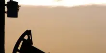 Il prezzo del petrolio &egrave; in rialzo, Brent a 83,92 dollari (+0,44%)