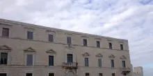 Operaio morto dopo caduta nel vuoto a Barletta, cinque indagati