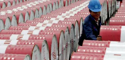 Il G7 libera 100 milioni di barili dalle scorte per frenare i prezzi