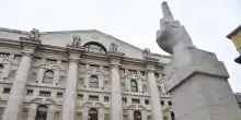 Borsa: Europa riduce il calo coi bond, Brent sopra i 100 dollari