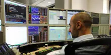Borsa: Milano cede lo 0,6% con Lottomatica e Stm, corrono Eni e Nex