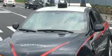 Rimprovera bambina che da un calcio all'auto, aggredita e picchiata dai genitori