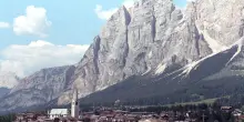 Dai bivacchi all'abbigliamento, Cortina stringe sul turismo 'cafone'