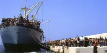 35 anni fa 20mila albanesi sbarcarono a Bari, oggi il ricordo con Kledi Kadiu