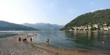 A Como una bimba di 10 anni scompare nelle acque del lago