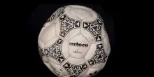 All'asta il pallone dei gol di Maradona all'Inghilterra al Mondiale in Messico 1986
