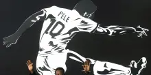 Mondiali: 4,9 milioni di dollari per la maglia di Pel&eacute; alla finale di Svezia 1958