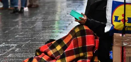 Istat: 5,4 milioni di persone in povert&agrave; assoluta nel 2025, sono il 9,3%