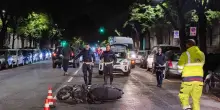 Scontro tra auto e moto, muore ragazza di 23 anni a Milano