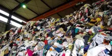 L'appello del consorzio ecotessili per i saldi, comprate meno e meglio