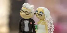 Scandalo in un reality britannico sui matrimoni, un concorrente arrestato per stupro