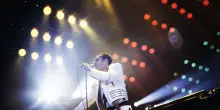 Freddie Mercury, 80 anni fa nasceva il leggendario performer dei Queen