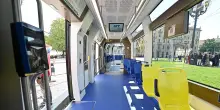 Fumogeno lanciato su un tram a Torino, Gtt sporge denuncia