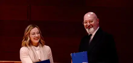Botta e risposta Meloni-Bonaccini,'per voi ignorante chi vota destra', 'ammonivo sinistra'