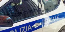 Pedone travolto e ucciso da un mezzo pesante a Milano