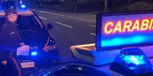 Auto con 4 giovani esce di strada e finisce in un fosso, due morti e due feriti