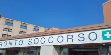 Scooter contro un albero a Pesaro, morto un ragazzo e un altro ferito grave