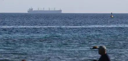 'Una nave colpita da proiettile nel Mar Rosso, vittime'