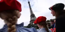 Parigi tocca i 35 gradi, chiudono in anticipo Tour Eiffel, Louvre e Museo d'Orsay