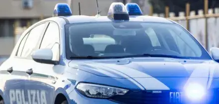 Violenza sessuale su due minorenni, arrestato un 18enne