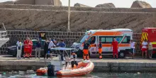 Barca affonda in Costiera Amalfitana, tutti salvi i diportisti a bordo