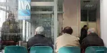 Lega studia anticipo pensione a 64 anni. Cgil contro, assegno inferiore 10,6%