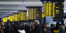 Autorit&agrave; Trasporti, multa da 1,75 milioni a Rfi per il caos treni per 'il chiodo'
