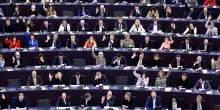 S&igrave; dell'Eurocamera all'indagine sul partito di estrema destra Esn