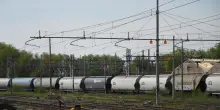 Incendio sui binari a Verona, treni deviati e cancellati