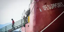 Nave di Emergency soccorre un'imbarcazione, 7 migranti morti