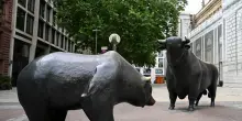 Borsa: Europa debole in chiusura, Parigi -0,66%, Londra -0,28%