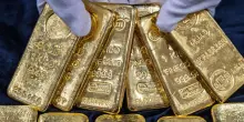 L'oro &egrave; stabile in avvio, contratto spot a 4.397,37 dollari l'oncia