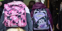 Operativo dal rientro a scuola il divieto di cellulari in classe nei licei francesi