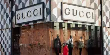 Kering, ricavi stabili ma soffre ancora Gucci