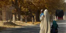 L'Unesco: "Escluse dalle scuole dal ritorno dei talebani. L'apartheid delle donne afghane"