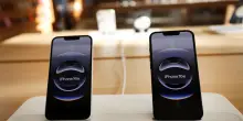In attesa del debutto, Apple avrebbe gi&agrave; programmato il terzo iPhone pieghevole