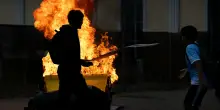 Proteste degli studenti in Francia, preside aggredito e cosparso di benzina a Marsiglia