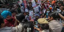 India, arrestato il leader del partito delle blatte prima di una manifestazione non autorizzata