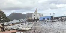 Temporale a Lipari, esondati torrenti, fango in strade e case allagate